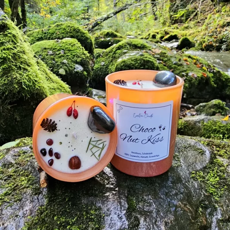 Kristallkerze Choco Nut Kiss – Duftkerze mit Haselnuss, Schoko, Hämatit und Naturdeko