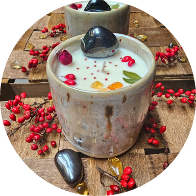 Fertig gebrannter und glasierter Becher als Keramikkerze aus dem Töpfern an der Drehscheibe Workshop in Waldshut-Tiengen bei KreativZauber by Emotion Candle